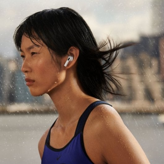 Apple AirPods 3ª Generación - Auriculares Bluetooth con Estuche de Carga Lightning